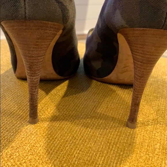 ❤️GIUSEPPE ZANOTTI CAMO HEELS - Picture 6 of 8